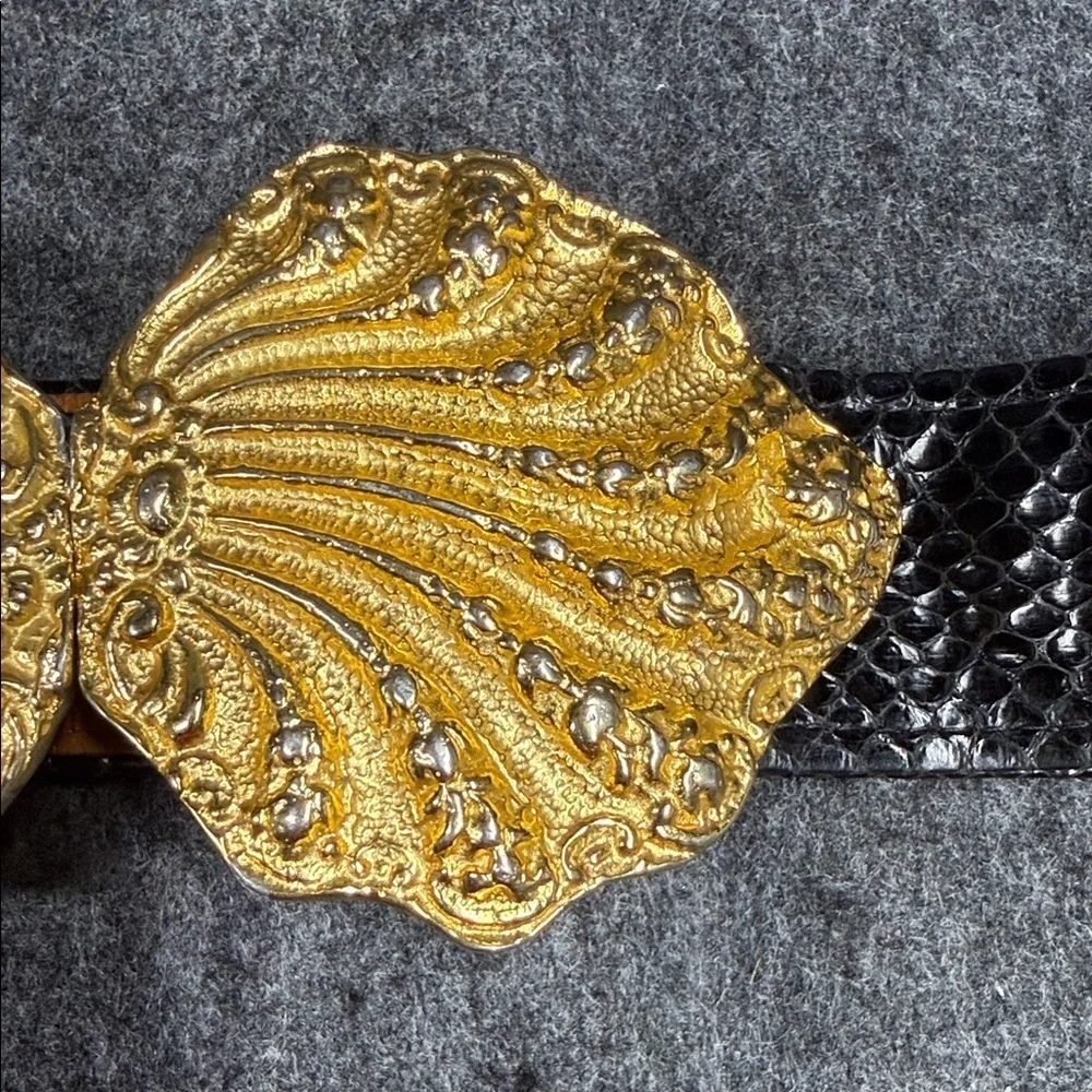 Alexis Kirk Snakeskin Elegant Black and Gold Textured Belt VINTAGE